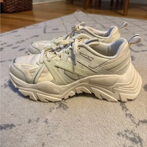 Fila electrove 2 tennis shoes, size 9.5
